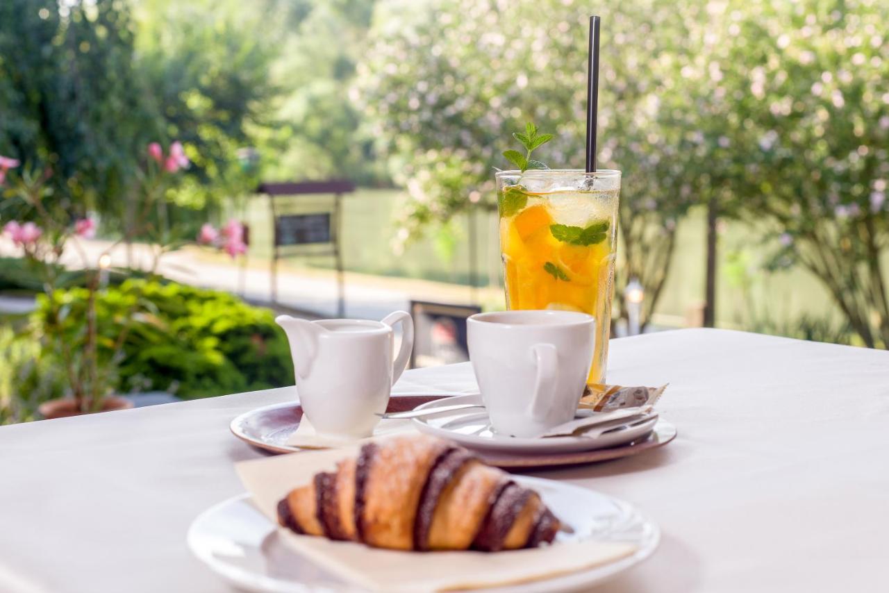 Regia Panzio Bed & Breakfast Halaszi Ngoại thất bức ảnh