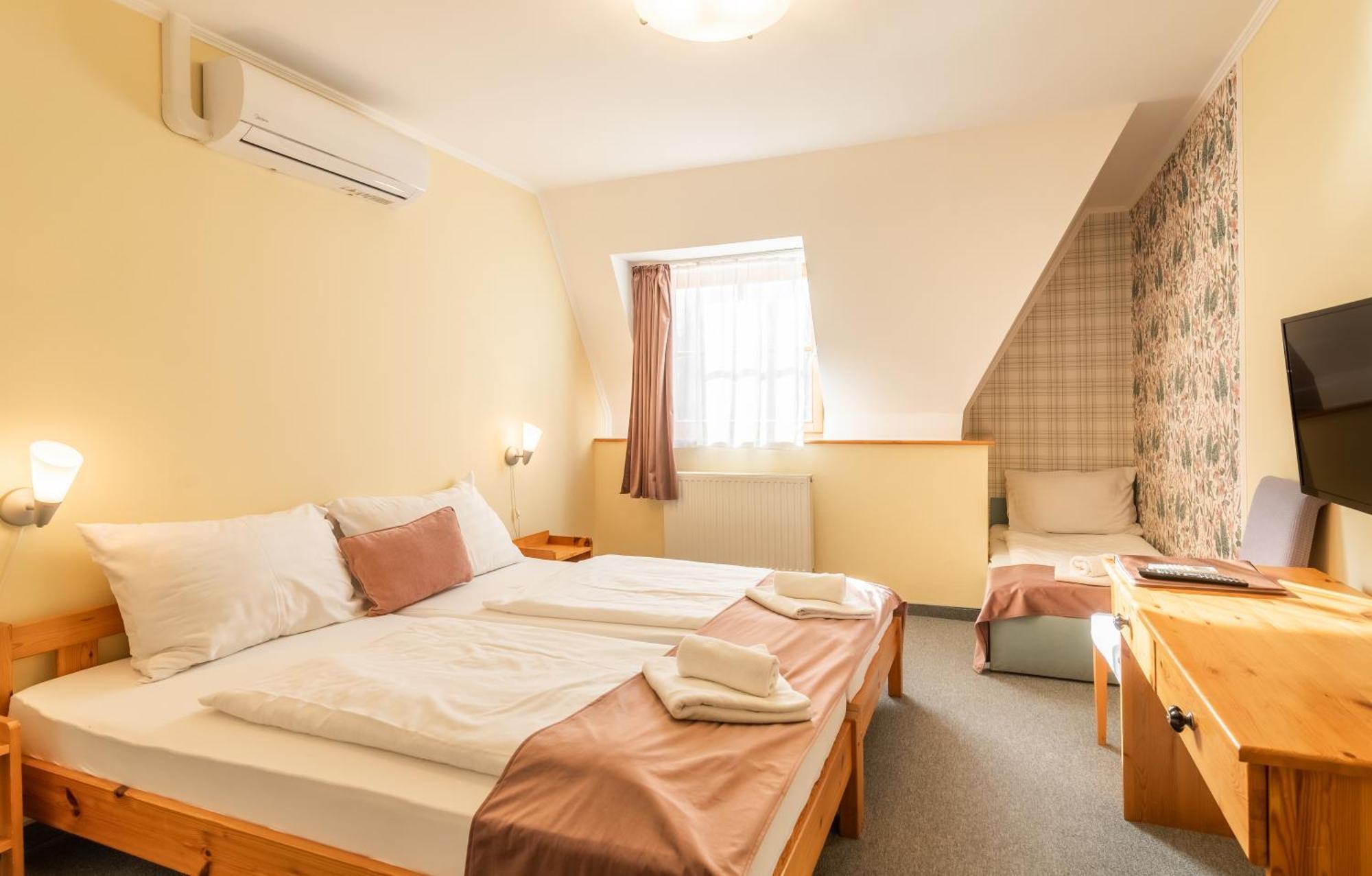 Regia Panzio Bed & Breakfast Halaszi Ngoại thất bức ảnh