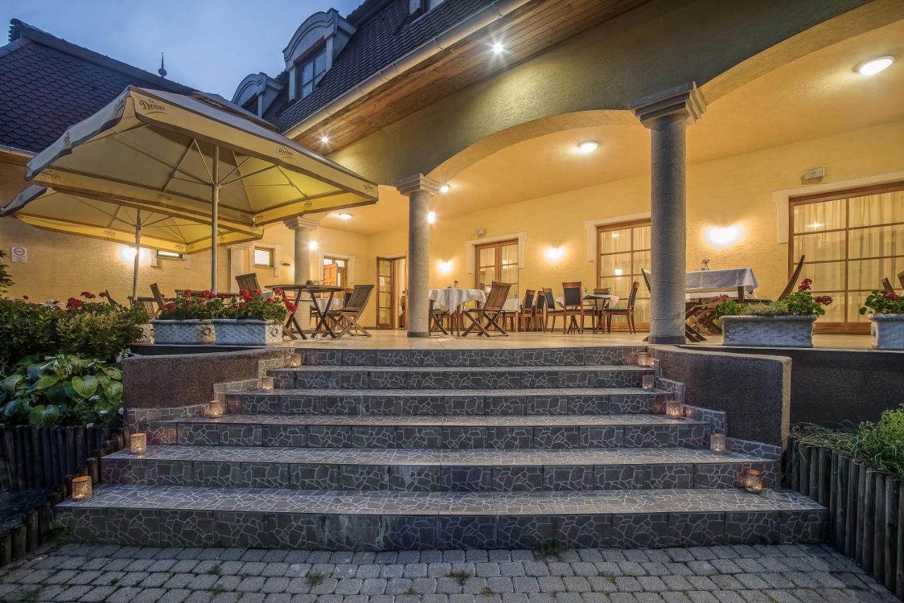 Regia Panzio Bed & Breakfast Halaszi Ngoại thất bức ảnh